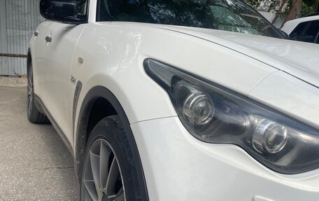 Infiniti QX70, 2015 год, 2 300 000 рублей, 2 фотография