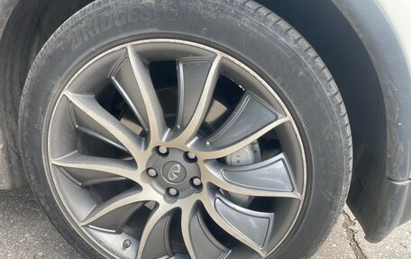 Infiniti QX70, 2015 год, 2 300 000 рублей, 5 фотография