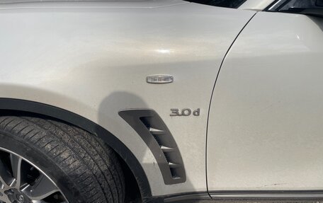 Infiniti QX70, 2015 год, 2 300 000 рублей, 16 фотография