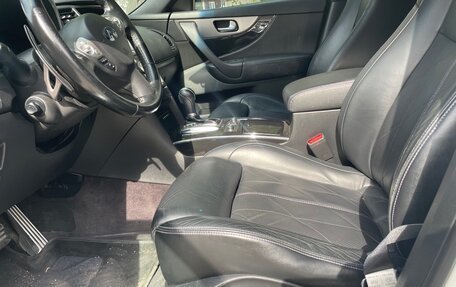 Infiniti QX70, 2015 год, 2 300 000 рублей, 15 фотография