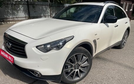 Infiniti QX70, 2015 год, 2 300 000 рублей, 20 фотография