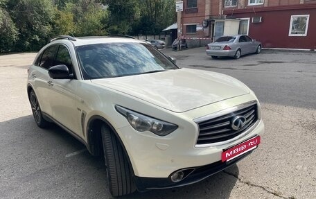 Infiniti QX70, 2015 год, 2 300 000 рублей, 22 фотография