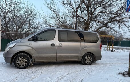 Hyundai H-1 II рестайлинг, 2011 год, 1 650 000 рублей, 3 фотография