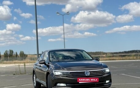 Volkswagen Passat B8 рестайлинг, 2016 год, 1 790 000 рублей, 3 фотография