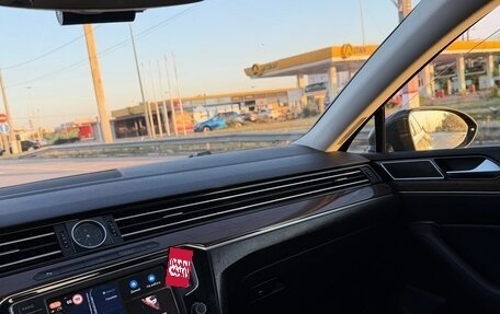 Volkswagen Passat B8 рестайлинг, 2016 год, 1 790 000 рублей, 17 фотография