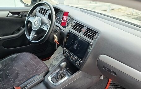 Volkswagen Jetta VI, 2012 год, 945 000 рублей, 11 фотография