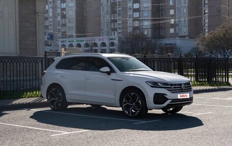 Volkswagen Touareg III, 2018 год, 4 630 000 рублей, 5 фотография