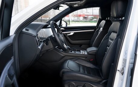 Volkswagen Touareg III, 2018 год, 4 630 000 рублей, 12 фотография