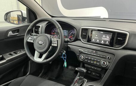 KIA Sportage IV рестайлинг, 2018 год, 2 099 900 рублей, 9 фотография