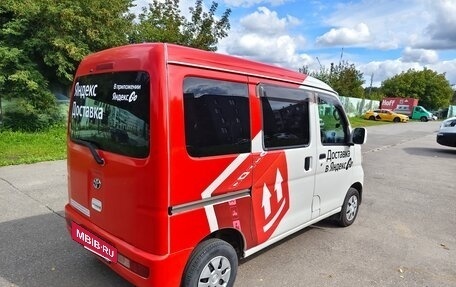 Toyota Pixis Space, 2014 год, 550 000 рублей, 3 фотография