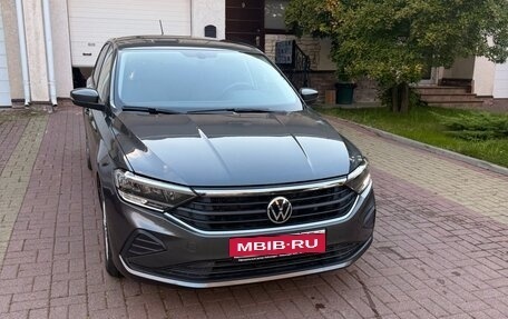 Volkswagen Polo VI (EU Market), 2022 год, 1 990 000 рублей, 2 фотография