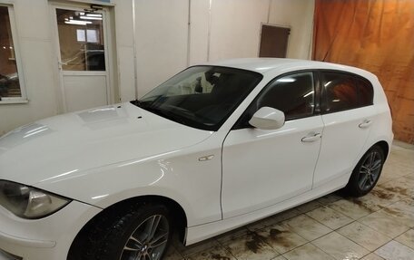 BMW 1 серия, 2009 год, 750 000 рублей, 1 фотография