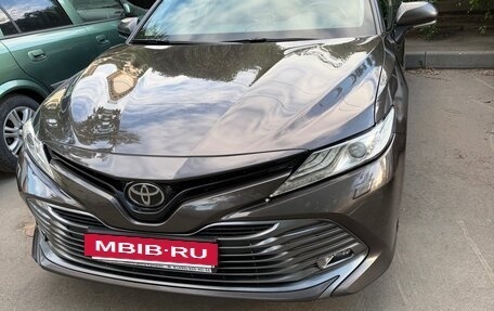 Toyota Camry, 2019 год, 2 590 000 рублей, 2 фотография