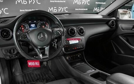 Mercedes-Benz A-Класс, 2016 год, 1 550 000 рублей, 9 фотография