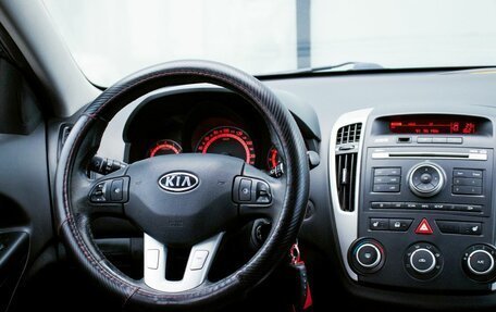 KIA cee'd I рестайлинг, 2011 год, 849 000 рублей, 17 фотография