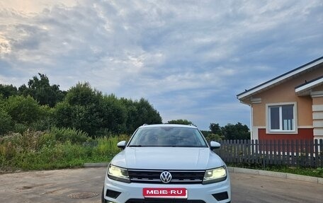 Volkswagen Tiguan II, 2019 год, 2 850 000 рублей, 2 фотография