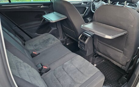 Volkswagen Tiguan II, 2019 год, 2 850 000 рублей, 20 фотография
