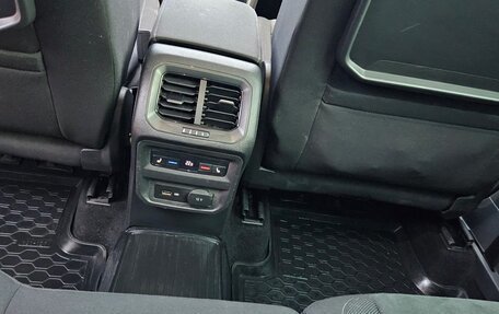 Volkswagen Tiguan II, 2019 год, 2 850 000 рублей, 18 фотография