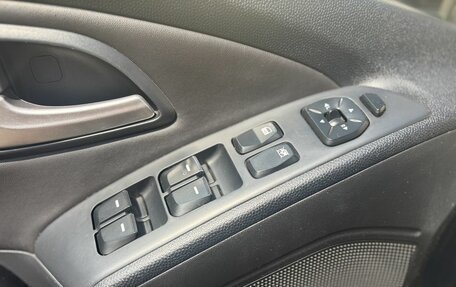 Hyundai ix35 I рестайлинг, 2013 год, 1 300 000 рублей, 10 фотография