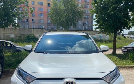 Toyota RAV4, 2021 год, 3 750 000 рублей, 1 фотография