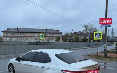 Toyota Camry, 2019 год, 2 900 000 рублей, 4 фотография