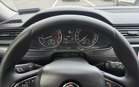 Skoda Superb III рестайлинг, 2018 год, 1 700 000 рублей, 9 фотография