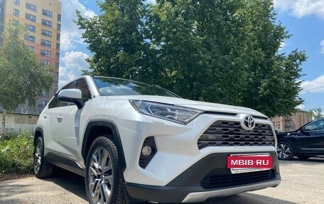 Toyota RAV4, 2021 год, 3 750 000 рублей, 5 фотография