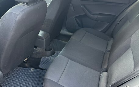 Skoda Rapid I, 2018 год, 800 000 рублей, 12 фотография