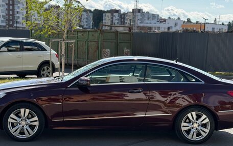 Mercedes-Benz E-Класс, 2010 год, 1 630 000 рублей, 2 фотография
