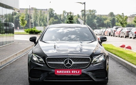 Mercedes-Benz E-Класс, 2017 год, 3 600 000 рублей, 4 фотография