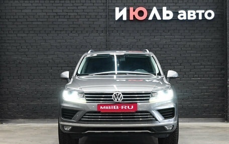Volkswagen Touareg III, 2015 год, 2 800 000 рублей, 2 фотография