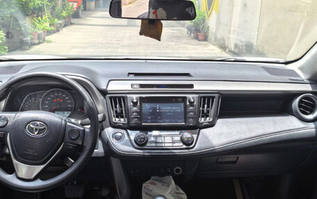 Toyota RAV4, 2016 год, 1 880 000 рублей, 7 фотография