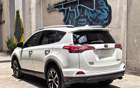 Toyota RAV4, 2016 год, 1 880 000 рублей, 5 фотография