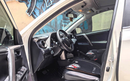 Toyota RAV4, 2016 год, 1 880 000 рублей, 6 фотография