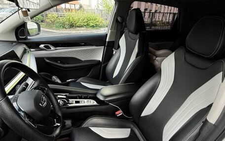 Geely Coolray I, 2022 год, 1 800 000 рублей, 8 фотография