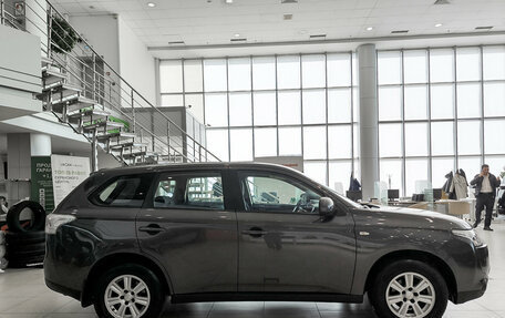 Mitsubishi Outlander III рестайлинг 3, 2014 год, 1 550 000 рублей, 8 фотография