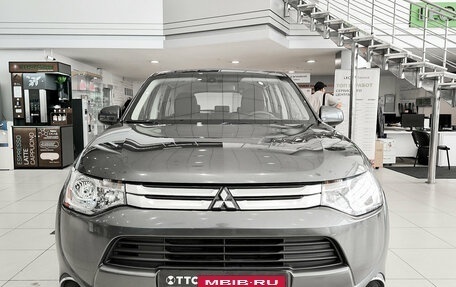 Mitsubishi Outlander III рестайлинг 3, 2014 год, 1 550 000 рублей, 6 фотография