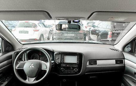 Mitsubishi Outlander III рестайлинг 3, 2014 год, 1 550 000 рублей, 18 фотография
