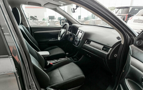 Mitsubishi Outlander III рестайлинг 3, 2014 год, 1 550 000 рублей, 15 фотография