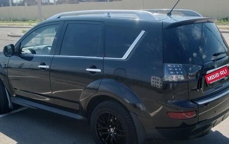 Mitsubishi Outlander III рестайлинг 3, 2008 год, 1 250 000 рублей, 10 фотография