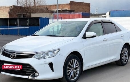 Toyota Camry, 2015 год, 2 090 000 рублей, 3 фотография