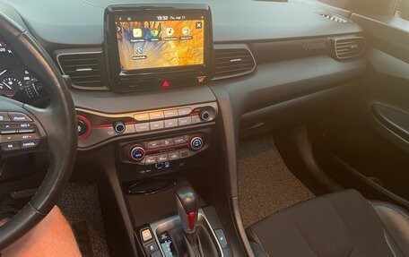 Hyundai Veloster II, 2018 год, 2 100 000 рублей, 10 фотография