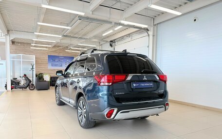 Mitsubishi Outlander III рестайлинг 3, 2019 год, 2 949 900 рублей, 4 фотография