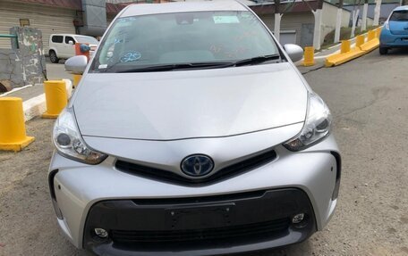 Toyota Prius Alpha I (ZVW40/41), 2018 год, 2 100 000 рублей, 1 фотография