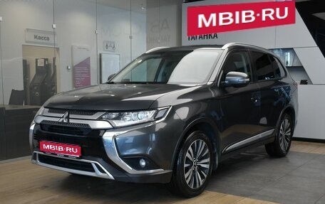 Mitsubishi Outlander III рестайлинг 3, 2019 год, 2 299 000 рублей, 1 фотография