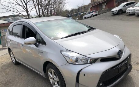 Toyota Prius Alpha I (ZVW40/41), 2018 год, 2 100 000 рублей, 2 фотография