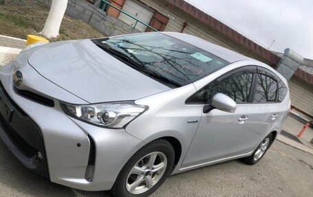 Toyota Prius Alpha I (ZVW40/41), 2018 год, 2 100 000 рублей, 3 фотография