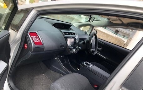 Toyota Prius Alpha I (ZVW40/41), 2018 год, 2 100 000 рублей, 6 фотография
