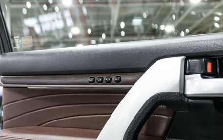 Toyota Land Cruiser 200, 2019 год, 8 700 000 рублей, 24 фотография