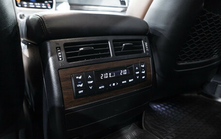 Toyota Land Cruiser 200, 2019 год, 8 700 000 рублей, 26 фотография